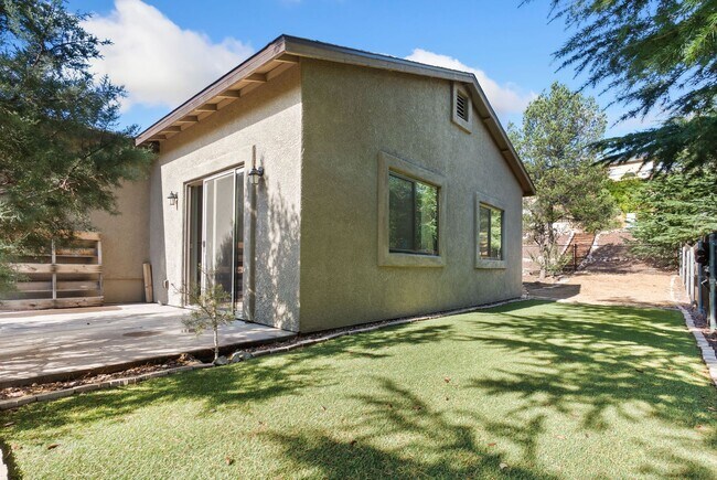 Building Photo - Charming 3 Bedroom + Bonus Room in Eagle R...