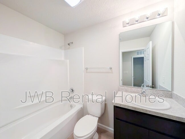 Building Photo - 6052 Redpoll Ave
