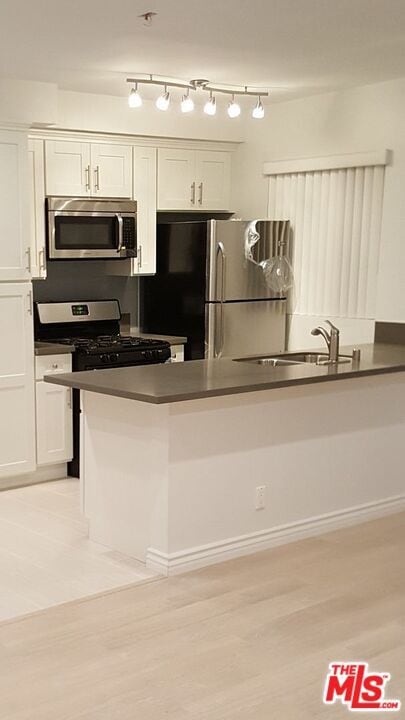 Building Photo - 1132 S Oakhurst Dr