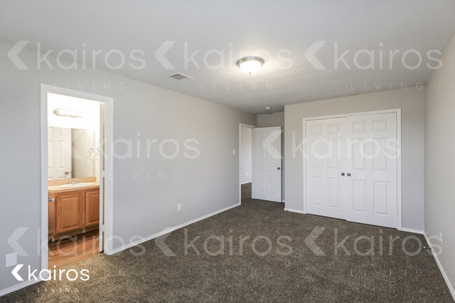 Building Photo - 1621 Vineridge Lane