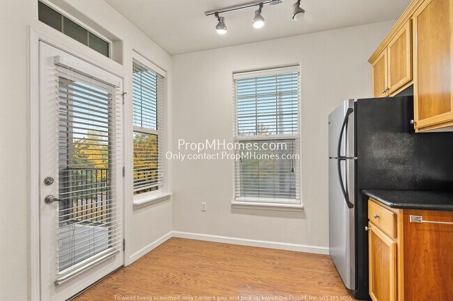 Building Photo - Wonderful Three Bedroom Condo at The Summe...