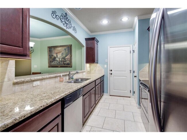 Building Photo - August 2025 Move In! Beautiful 3 Bed, 3.5 ...