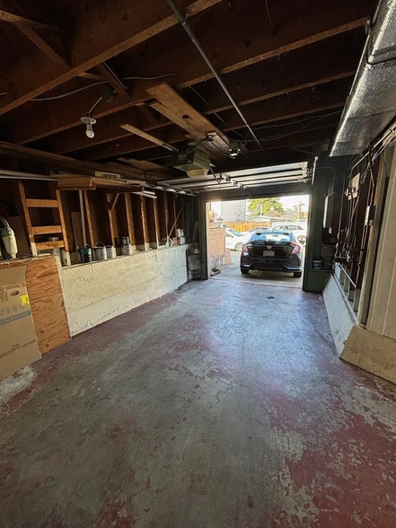 Building Photo - 207 Woodrow St