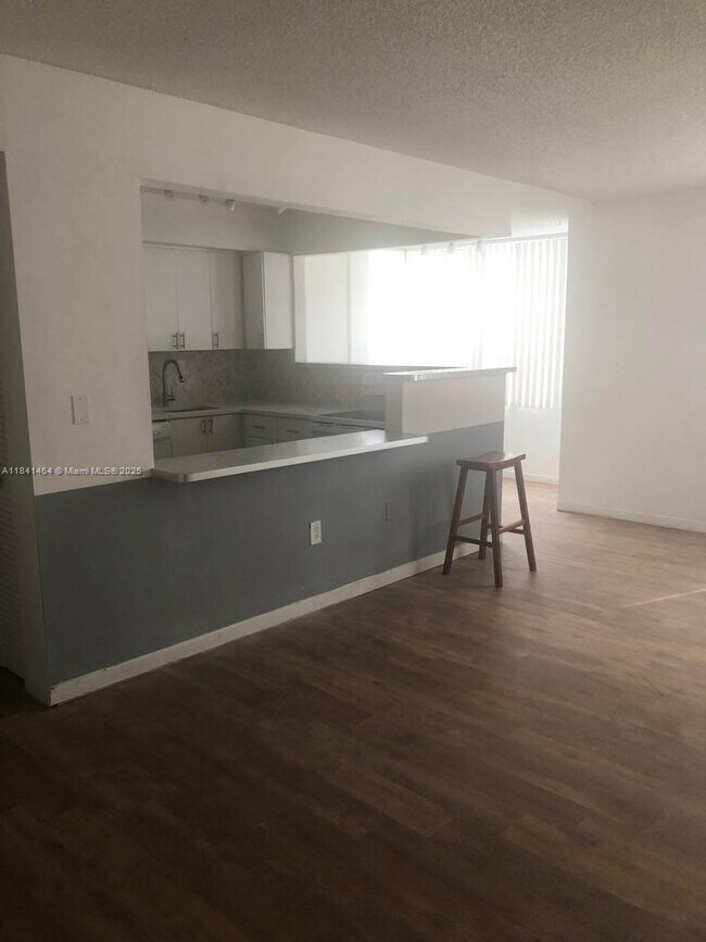 Building Photo - 250 180th Dr