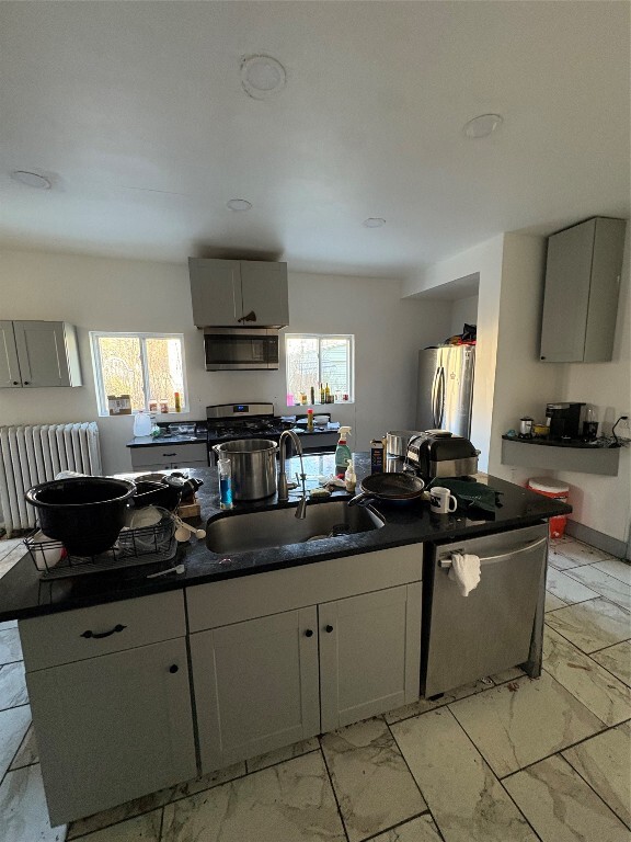 Building Photo - 171 Chapin St