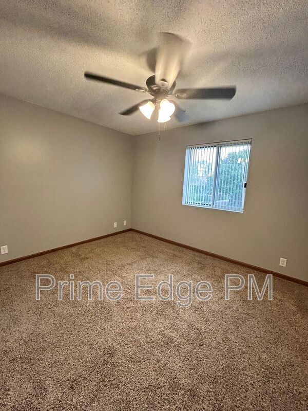 Building Photo - 4621 Prescott Ave