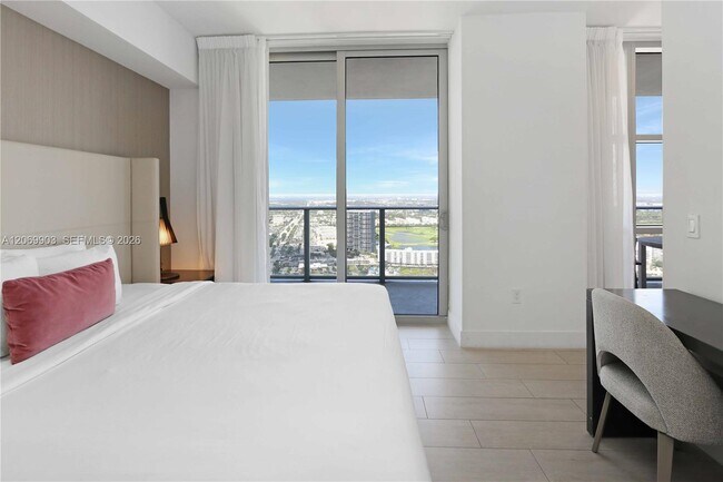 Building Photo - 4010 S Ocean Dr