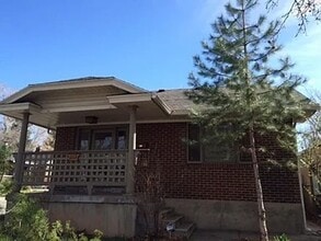 Building Photo - Gorgeous Home!
