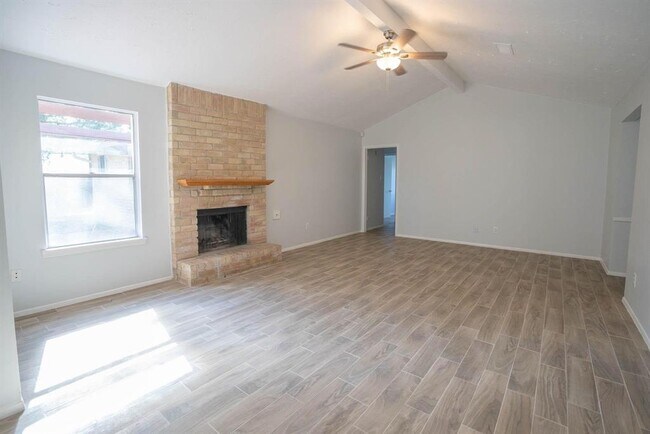 Building Photo - 3134 Jenny Dr