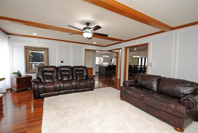 Building Photo - 15007 Pebble Bend Dr