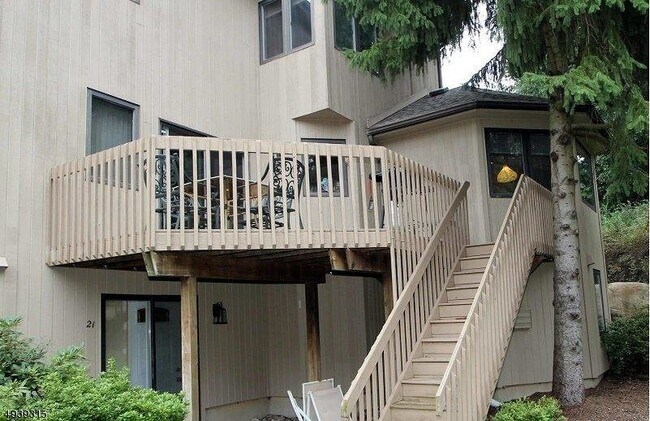Building Photo - 21 Sherwood Dr