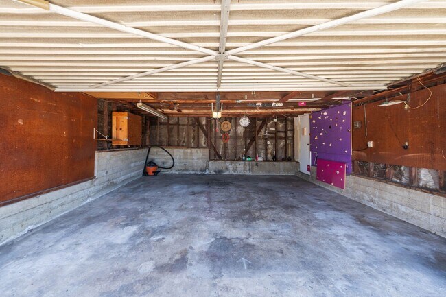 Building Photo - 2214 Ripley Ave