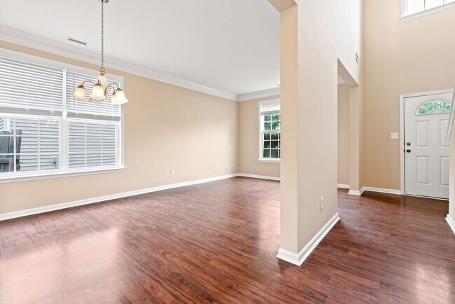Building Photo - 5612 Slaytenbush Ln