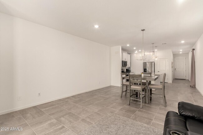 Building Photo - 3022 Hayden Rose Ave