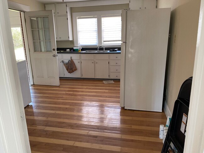 Kitchen - 2203 2nd St NE