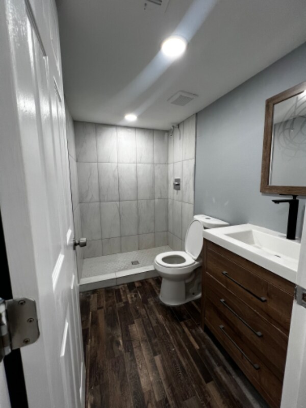 Building Photo - 2806 W Melvin St