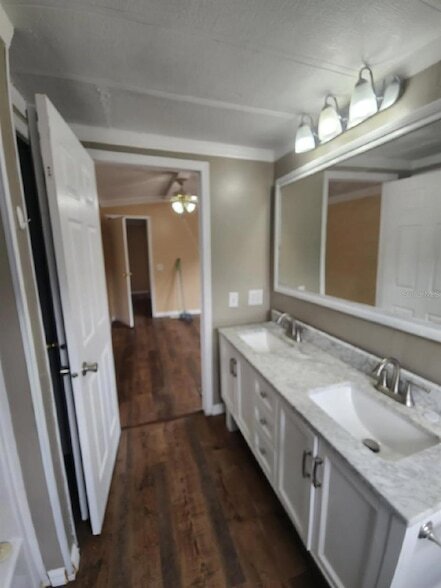 Building Photo - 5040 S Barker Point