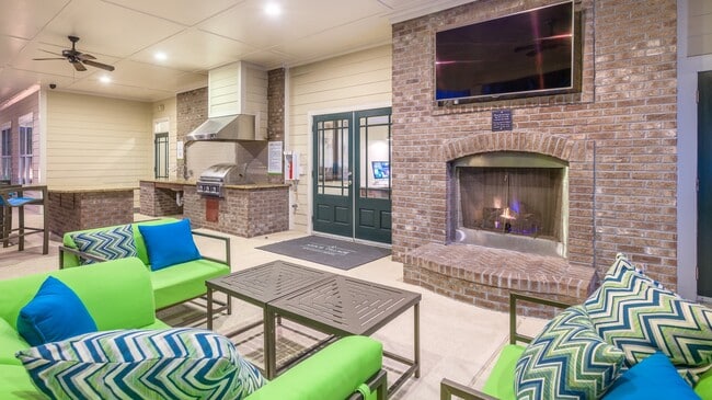 Building Photo - 10825 Dorchester Rd