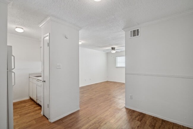 Building Photo - 4105 Speedway, Unit 105