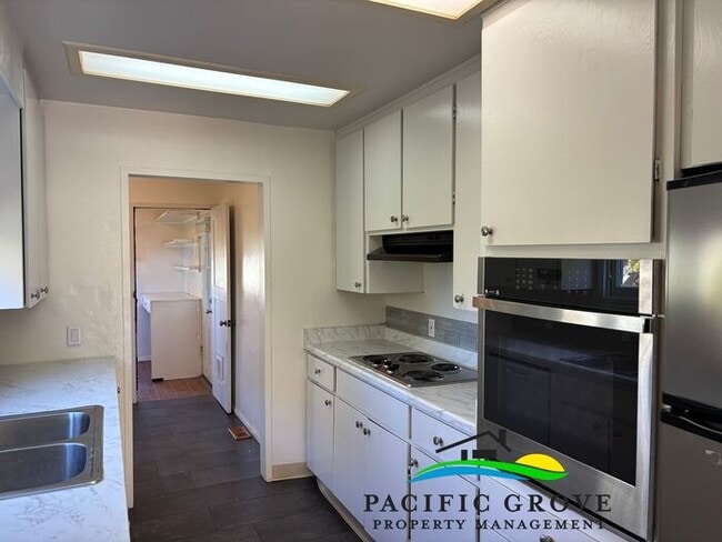 Building Photo - Delightful 3-Bedroom, 2 bath home in Pacific Grove