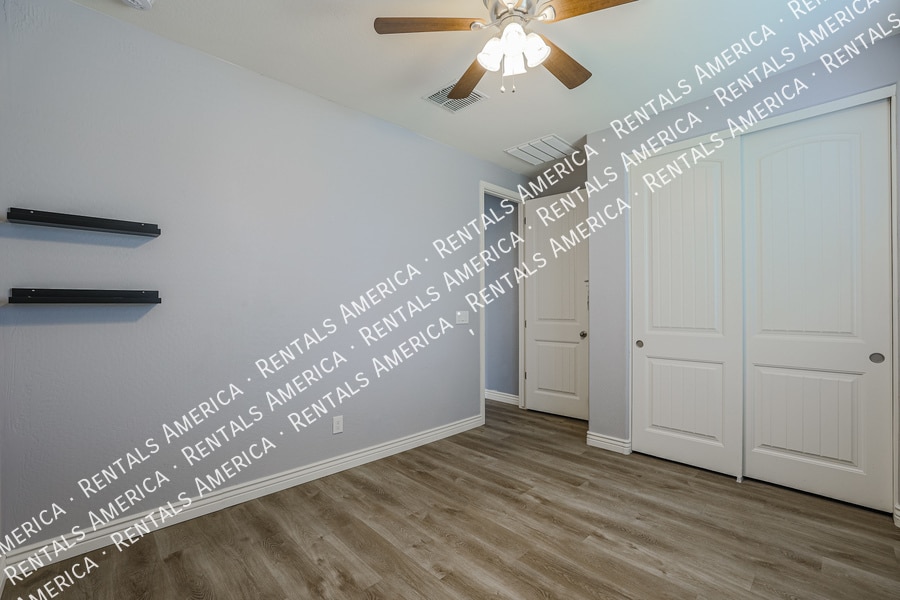 Building Photo - 4217 W Winston Dr