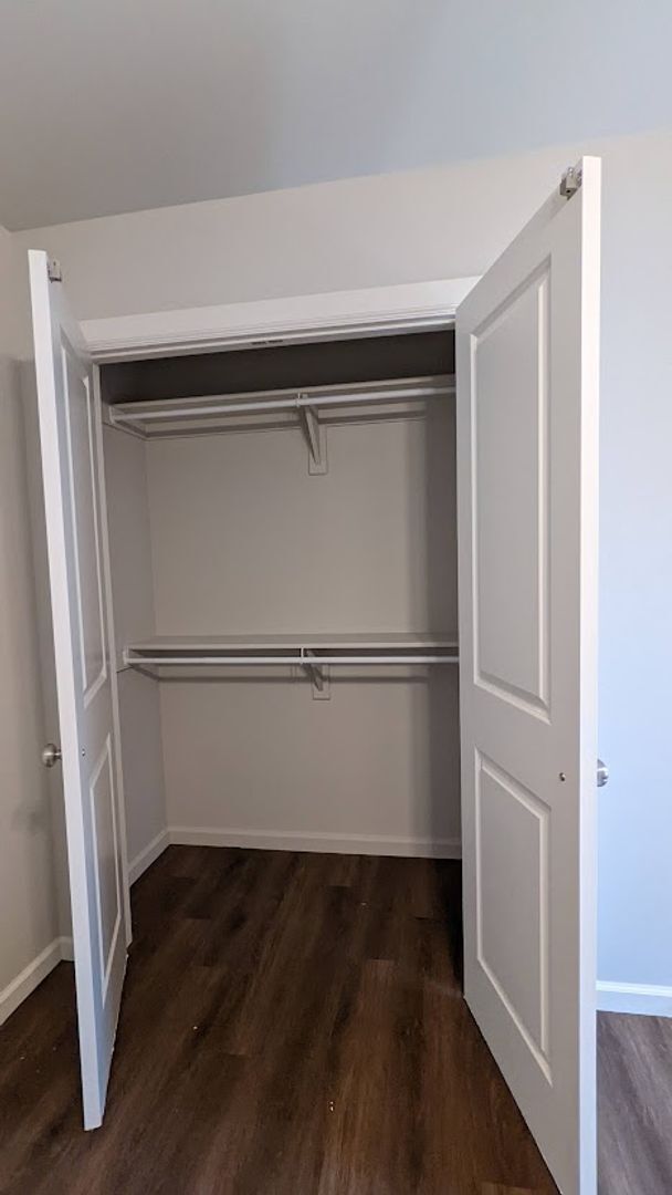 Building Photo - 3 Bed 2 Bath 2 Car Duplex Freedom Villas in Midwest City, OK