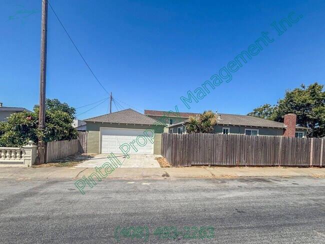 Building Photo - 3428 San Marino Ave