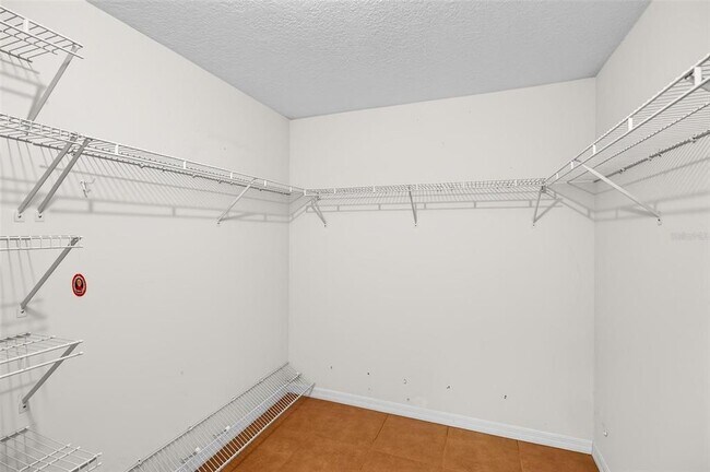 Building Photo - 20 Woodford Ln