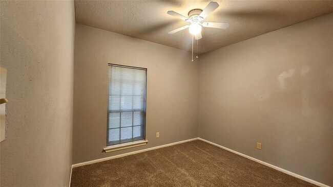 Building Photo - 4234 Heathfield Dr