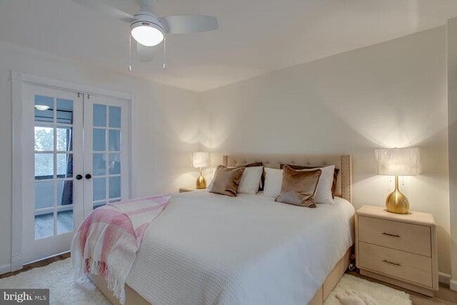 Building Photo - 203 Yoakum Pkwy