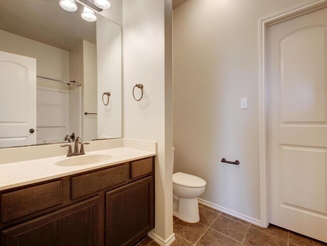 Building Photo - 1520 Muirfield Bend Dr