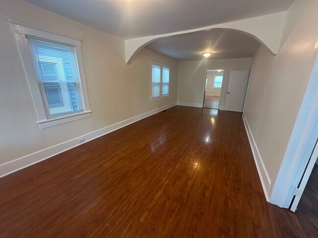 Building Photo - Charming Downtown Gem with Walkable Location Near Soda Pop District - Pet Friendly!