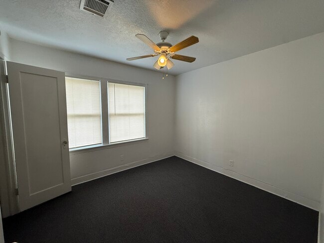 Building Photo - 500 Scott St