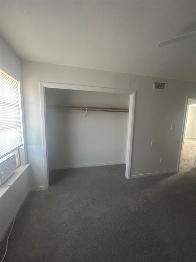 Building Photo - 1105 Westwood Ln