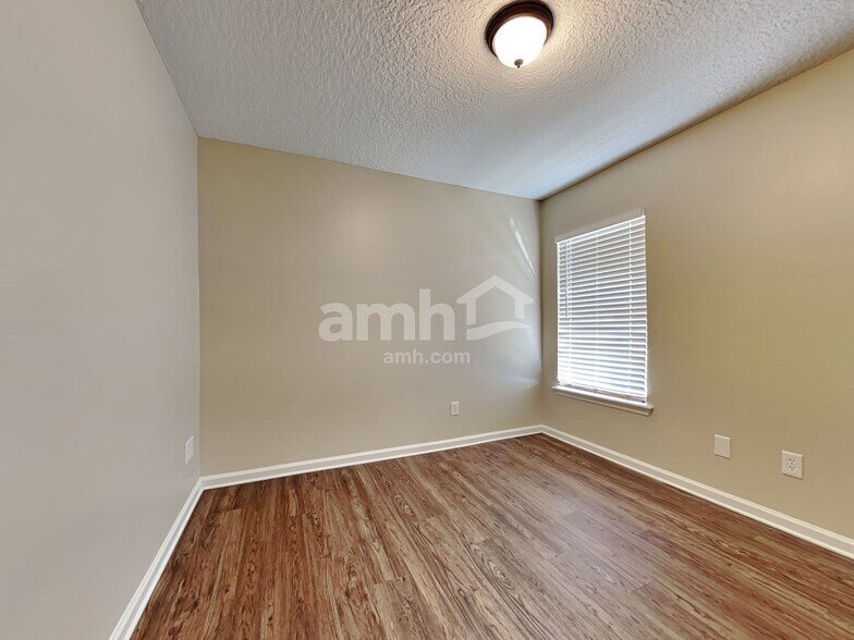 Building Photo - 86106 Knotted Oak Way