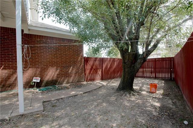 Building Photo - 559 Raintree Cir