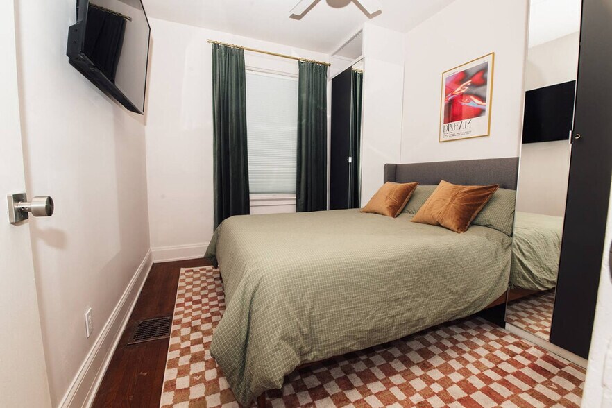 Building Photo - 3508 Tarpis Ave