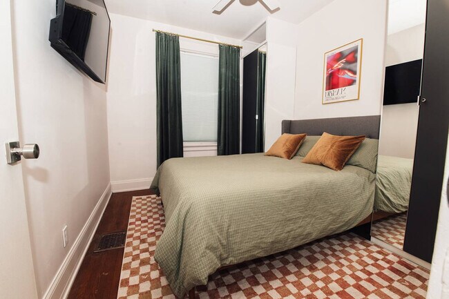 Building Photo - 3508 Tarpis Ave