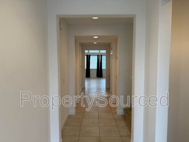 Building Photo - 656 Open Range Ave