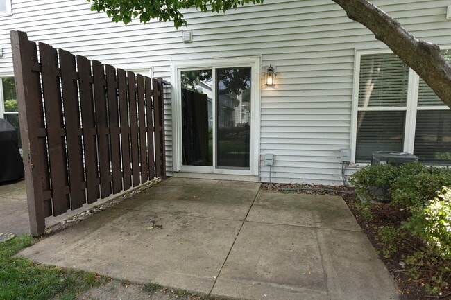 Building Photo - 1070 Woodhill Ct