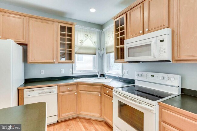 Building Photo - 26161 Rachel Hill Dr
