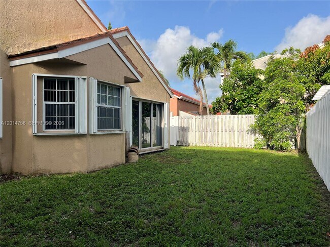Building Photo - 465 Somerset Way