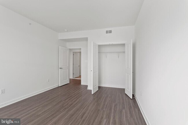 Building Photo - 714 Iron Frg Rd