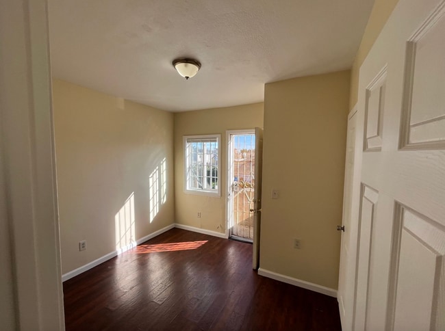 Building Photo - 402 Bissell Ave