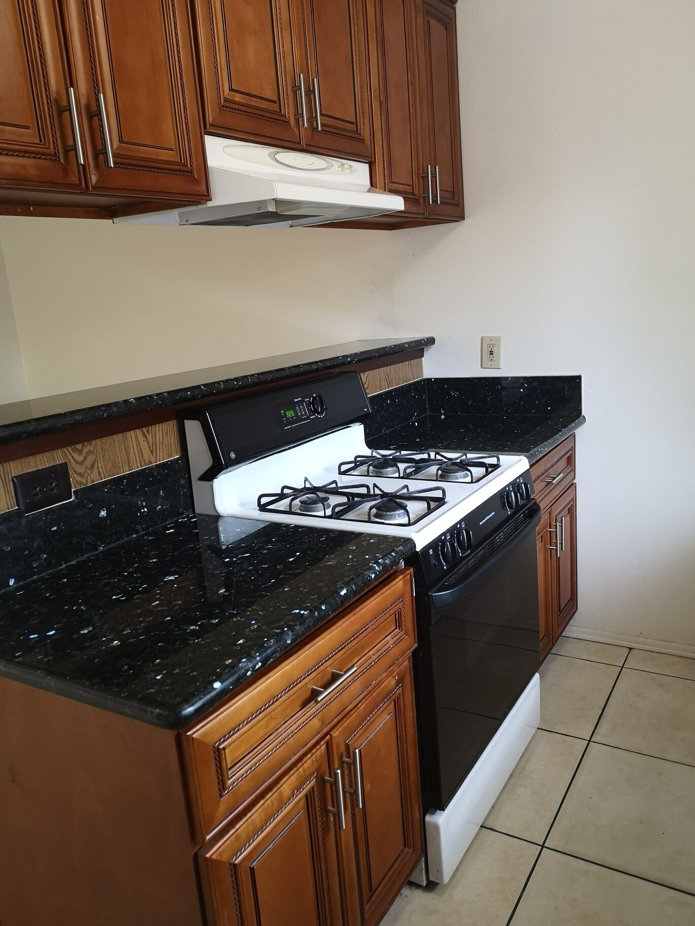 Building Photo - 609 S College Ave