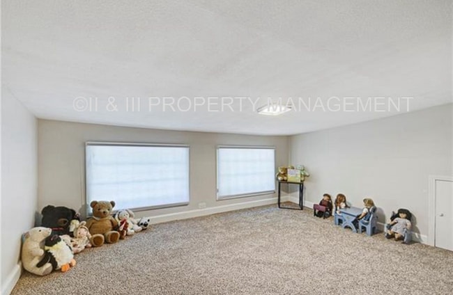 Building Photo - 11 E 57th Terrace