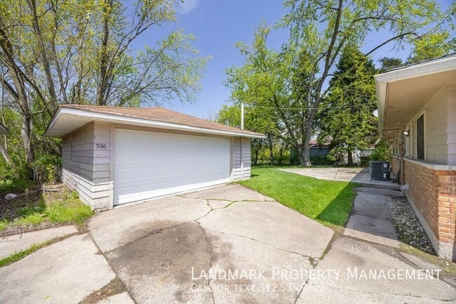 Building Photo - 336 Waldmann Dr