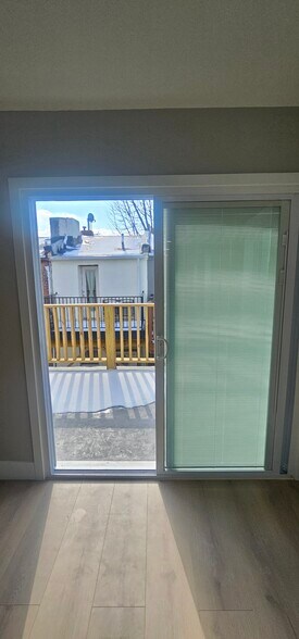 Building Photo - 324 South St