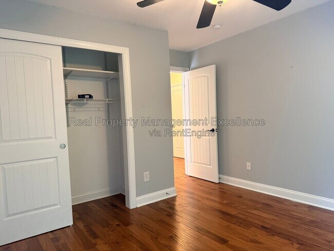 Building Photo - 305 Holly Thorn Trace