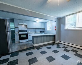 Building Photo - Charming 3-Bedroom Apartment in Midtown Ki...